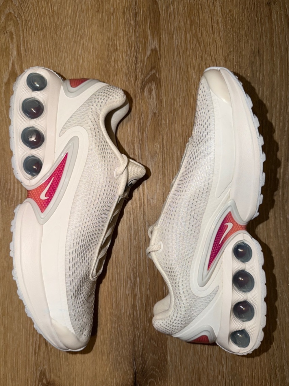Nike Women's Air max ON sneakers size 9